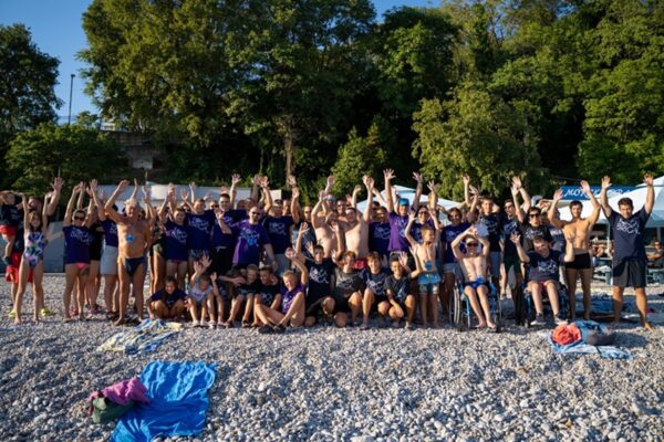 Koga briga: Humanitarno lice Ljeta na Kantridi, Riječanke i Riječani plivali za Udrugu Svjetionik