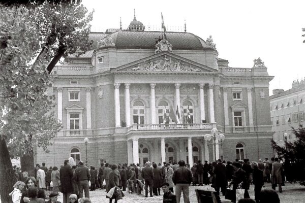 Na današnji dan 1981. nakon duge obnove otvoreno Narodno kazalište „Ivan Zajc”