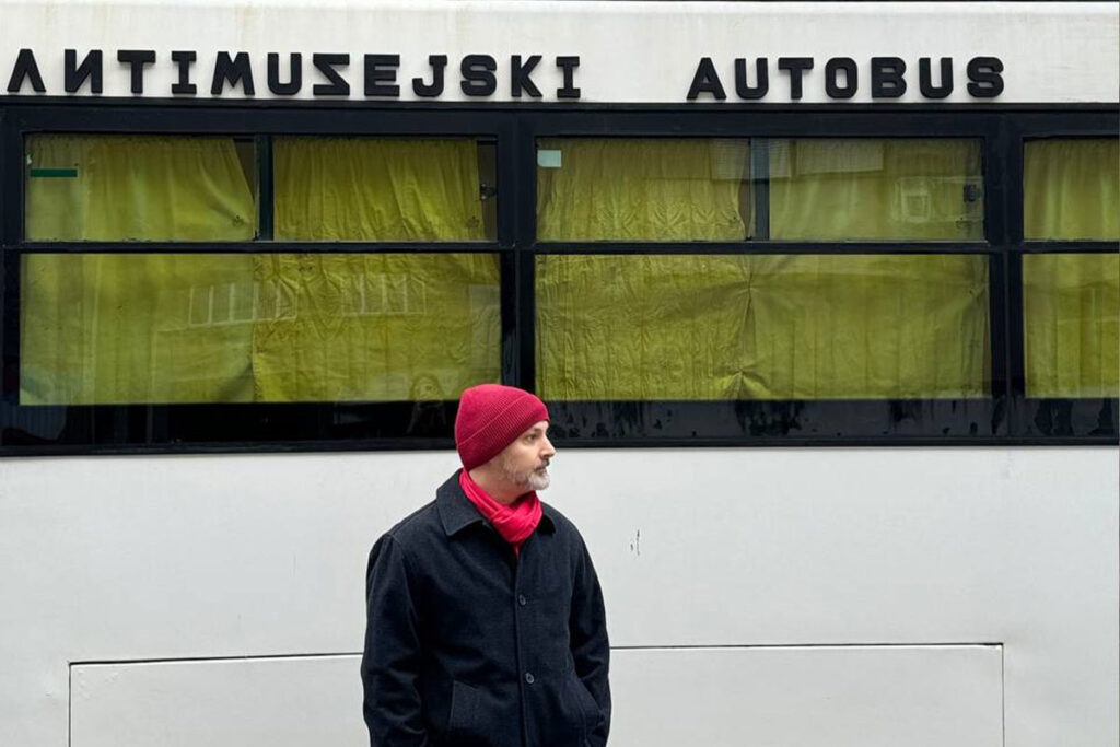 Vladimir Dodig Trokut i Antimuzejski autobus u Bauerovoj 19 u Zagrebu