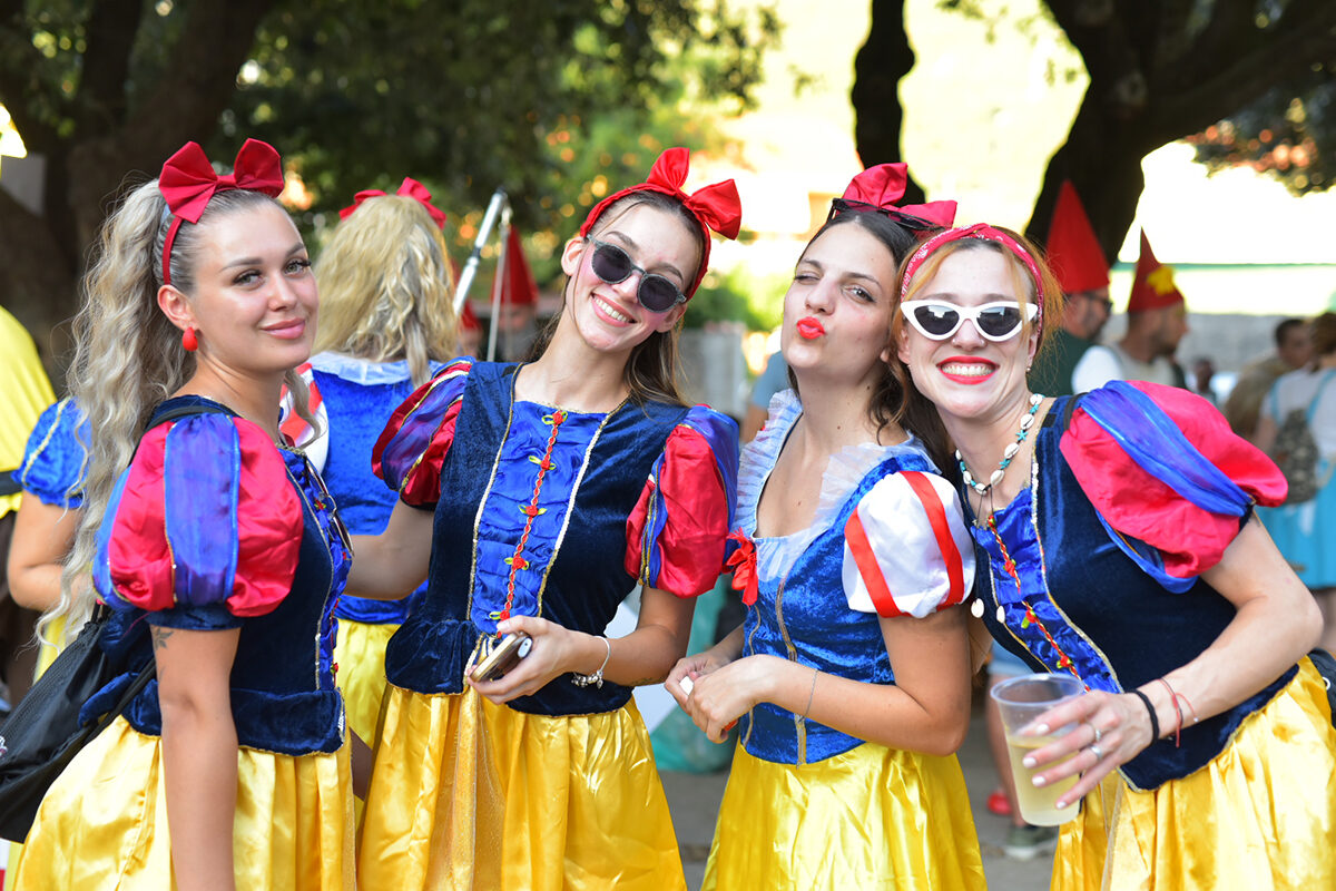 Ljetni karneval, Teatar na Pjaceti i puno dobre zabave u srpnju na otoku Cresu