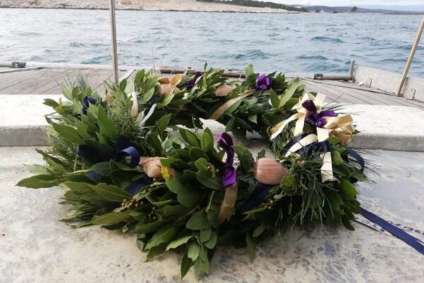 U Šilu se polaže vijenac u spomen na stradale pomorce s broda Peltastis