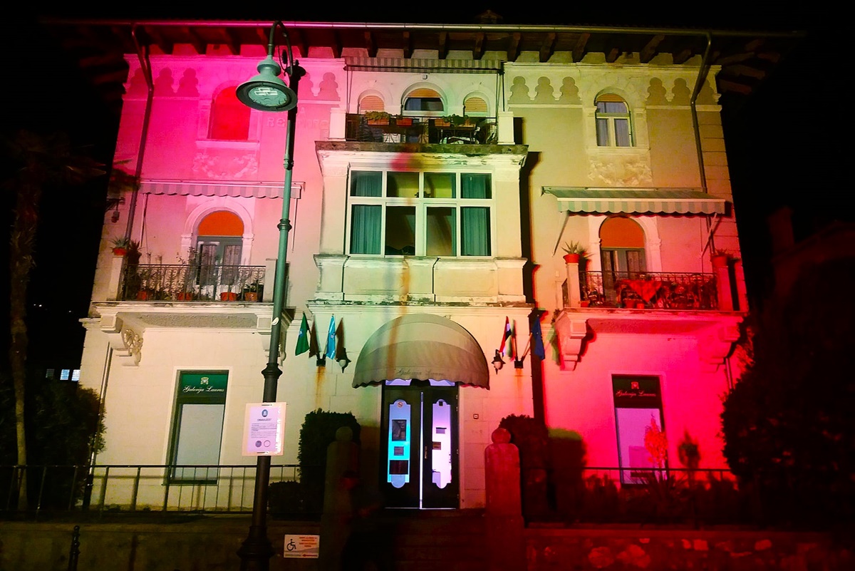 Galerija Laurus sedam godina rada obilježava obljetničkom izložbom plakata