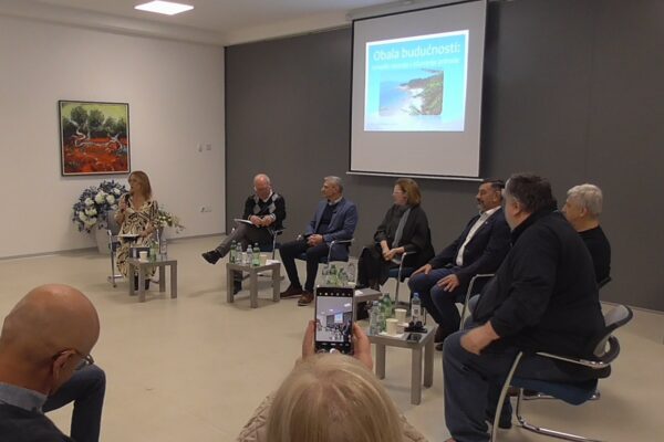 Tribina u Kostreni o razvoju obale: malo interesa i još manje konkretnih rješenja za turizam i industriju