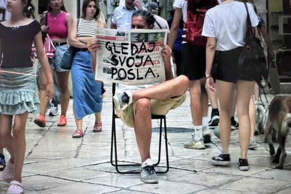 Lokot na umjetnost: izložba „Zemlja zabrane“ u KIC-u otvara pitanje cenzure nekad i danas