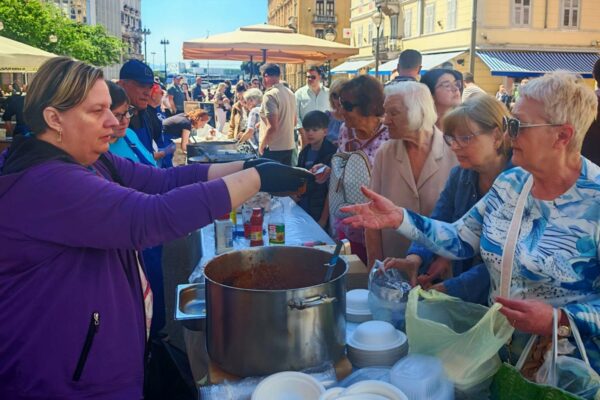 Kada Korzo miriše na dobrotu: KuharRI Humanitarci kuhali za malog Roka