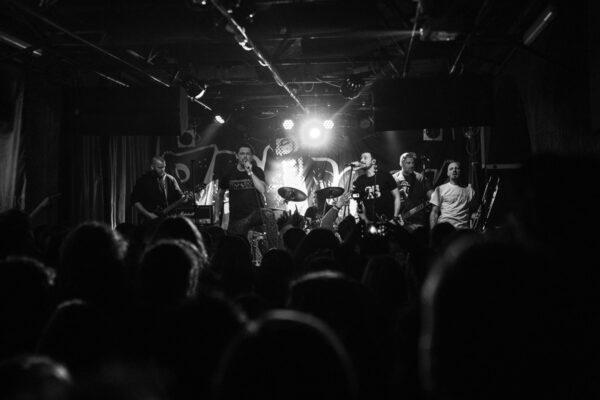Od Međuzemlja do punk fešte uz Nikolu Borića, Krešu i Kisele Kiše, humanitarni buvljak…