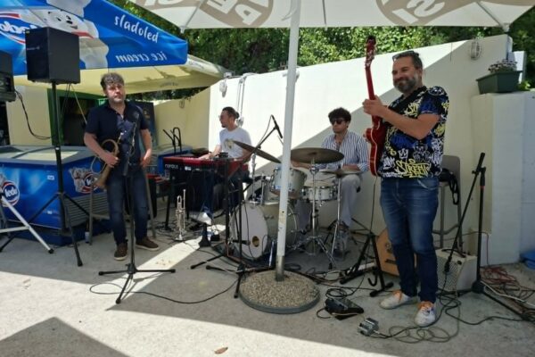 Dan oslobođenja Rijeke na Morskom prascu: Funky Chicken, sunce, more i drukčiji ritam slobode