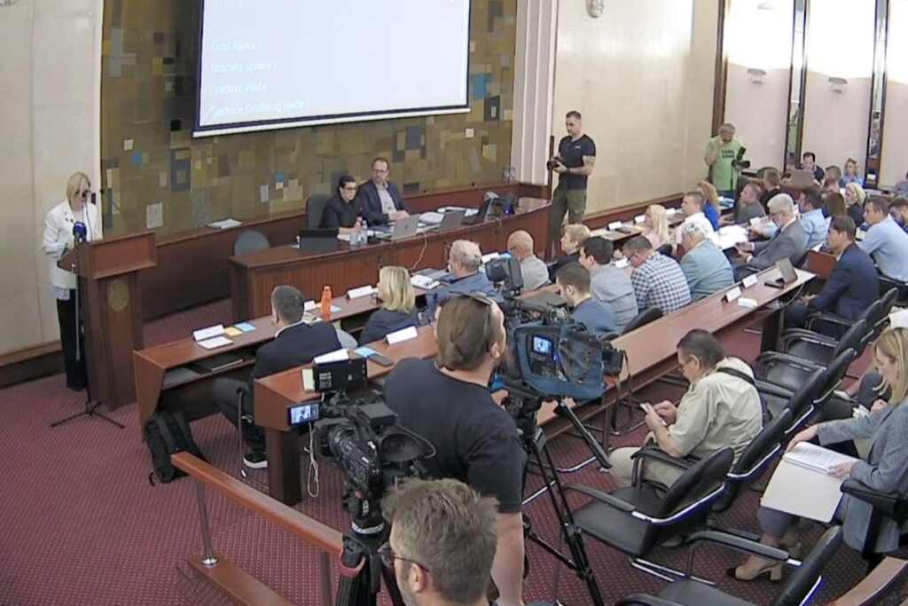 Usvojen preustroj gradske uprave: Iva Rinčić dobila 21 ruku, HDZ podržao ključne odluke
