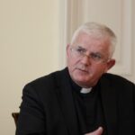 Riječki nadbiskup Mate Uzinić s urednicima i novinarima o odgovornosti komunikacije u vremenu umjetne inteligencije
