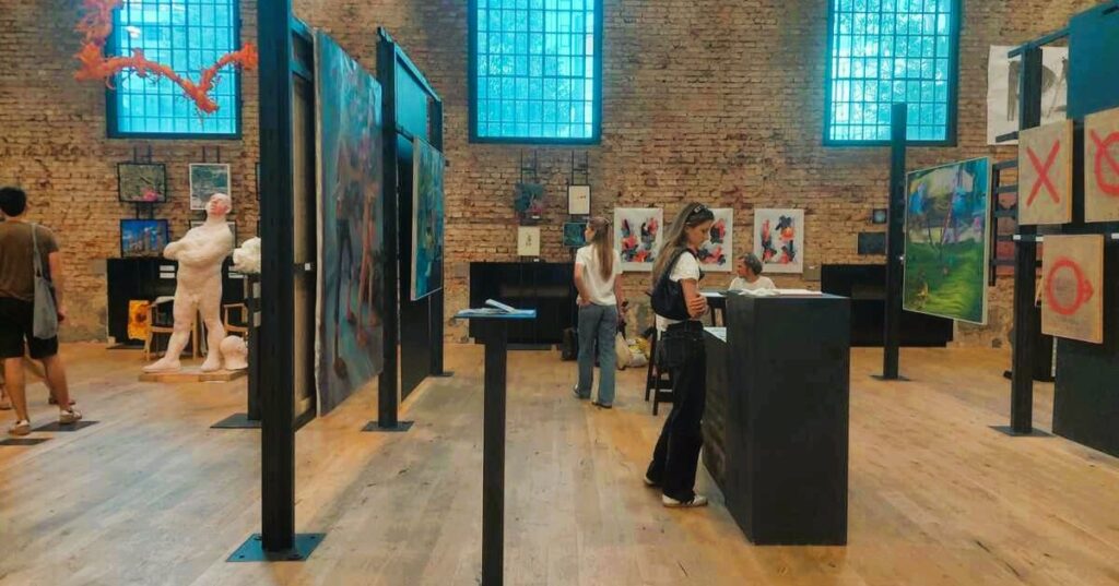 Art fair NESVRSTANI u Laubi okupio hrvatske i inozemne umjetnike