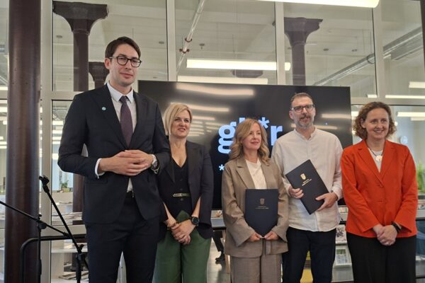 Novi bibliobus za riječku “Knjigu u krugu”: knjiga mora stići do svakog čitatelja