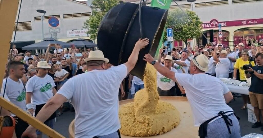 Kad palenta sama kaže da je gotova: Dražice proslavile punoljetnost Festivala palente i sira