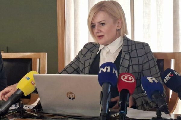Poskupljenje vode uzavrelo riječku političku scenu: Iva Rinčić promijenila retoriku i oštro uzvratila SDP-u