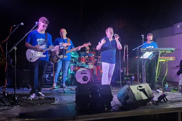 Kantrida proključala uz Elia Piska: Pjevalo se s plaže, plesalo uz more