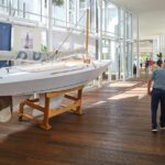 Obnovljena „Primorka“ ponovno pred javnošću: olimpijska jedrilica čuva veliku lošinjsku priču