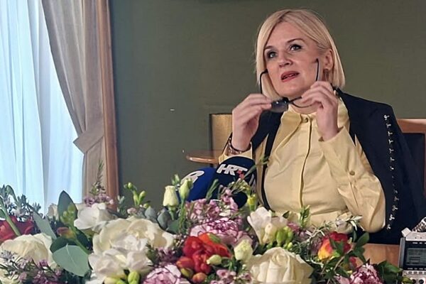 Iva Rinčić žestoko uzvratila Obersnelu i Miletiću: Rijeka više nije Platonova pećina