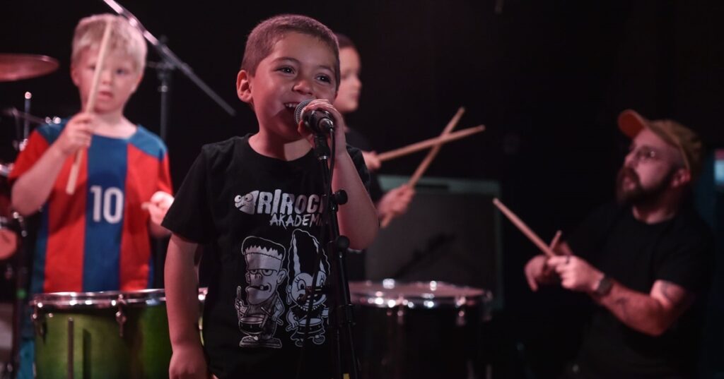 Otvoreni upisi u novu sezonu Ri Rock Akademije: od bubnjeva i gitare do keramike i šivanja