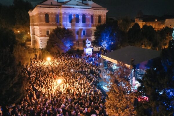 Zagreb slavi Gabi, Arsena i Matiju Dedića: dva besplatna koncerta i više od 60 umjetnika