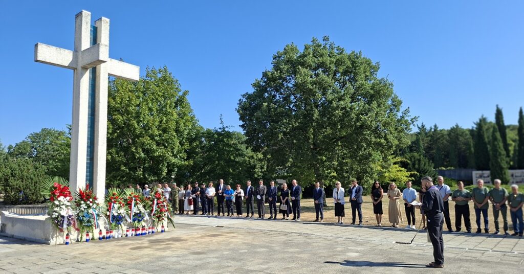 Na Drenovi odana počast poginulim braniteljima: Slobodu ne smijemo uzimati zdravo za gotovo