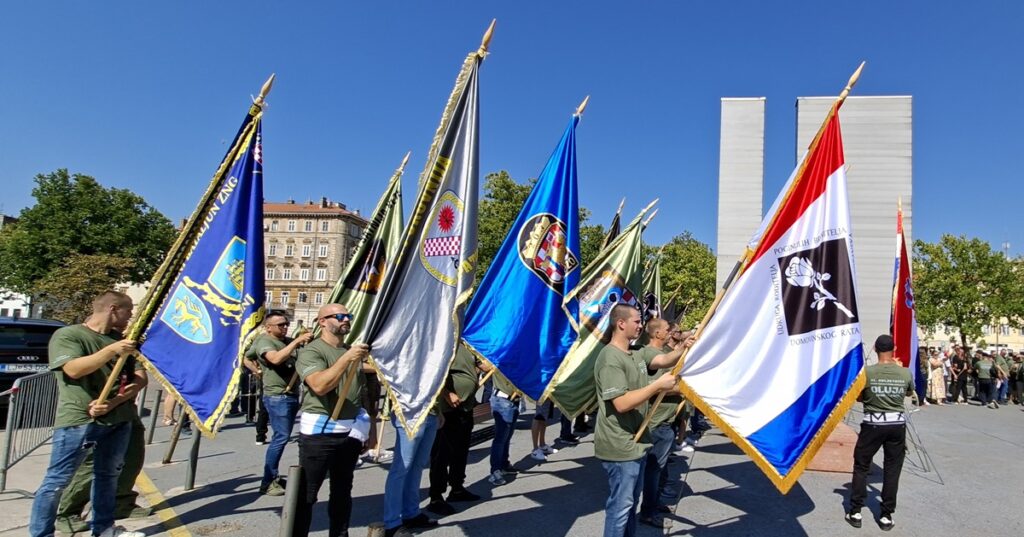 Zajedno u ratu, zajedno u miru: Rijeka mimohodom odala počast braniteljima