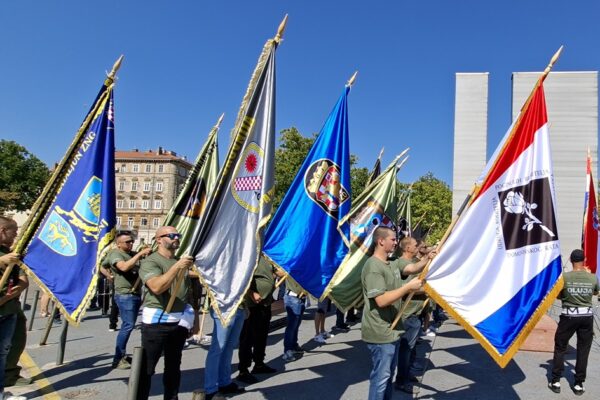 Zajedno u ratu, zajedno u miru: Rijeka mimohodom odala počast braniteljima
