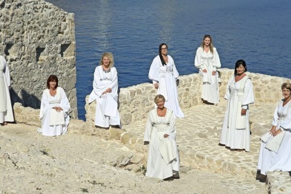 Ženska klapa Luka u nedjelju nastupa u Matuljima