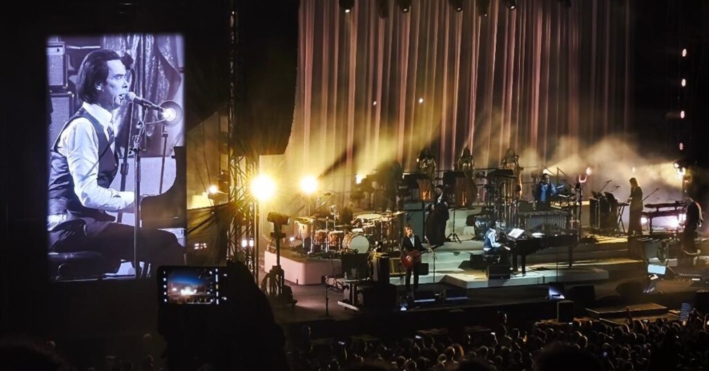 Nick Cave u pulskoj Areni: Sveta misa rock and rolla i sjena na vječnom kamenu