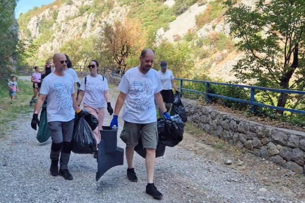 Volonteri i ronioci čistili korito i obale Rječine