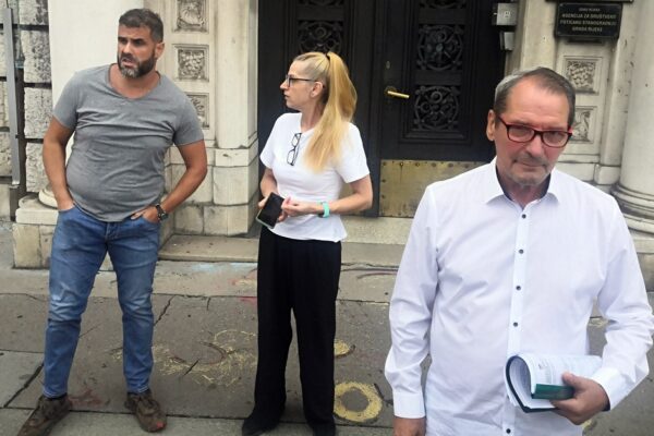 Gotovo tisuću potpisa za Klobučarićev trg: peticija predana, građani traže hitnu sanaciju