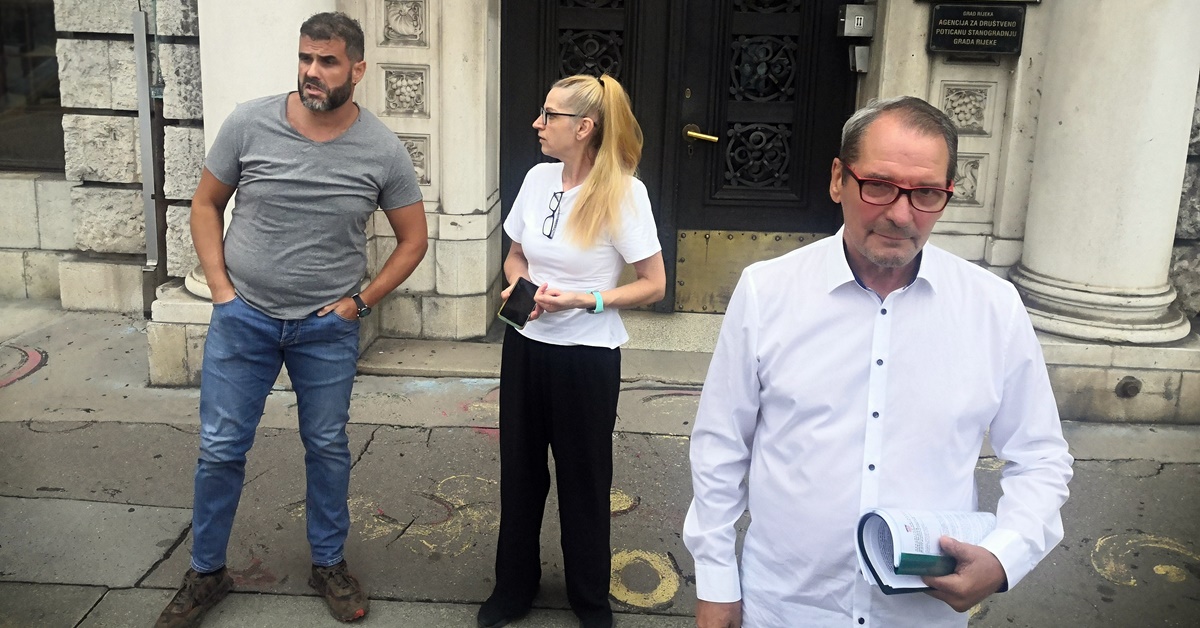 Gotovo tisuću potpisa za Klobučarićev trg: peticija predana, građani traže hitnu sanaciju