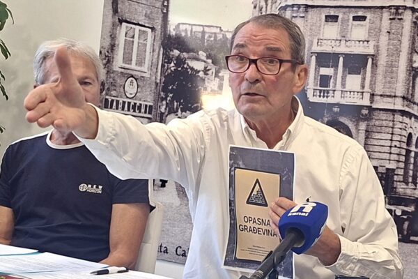 Zatvoreni trg, otvorena garaža: Alessio Komar za ponedjeljak najavio prosvjed zbog sigurnosti djece OŠ Nikola Tesla