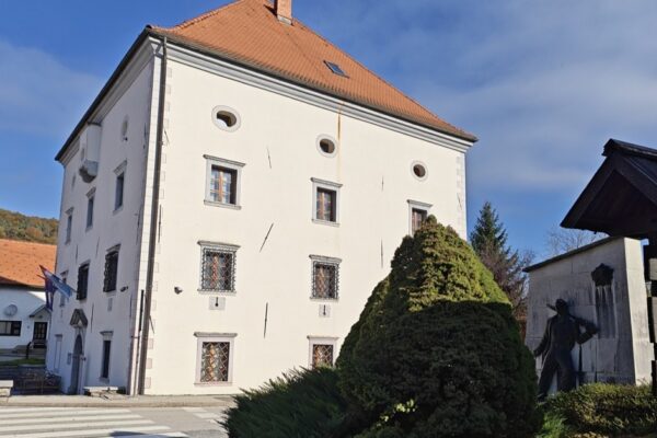 Kaštel Zrinskih u Brodu na Kupi: Priča o Frankopanima, šumi i baštini Gorskog kotara